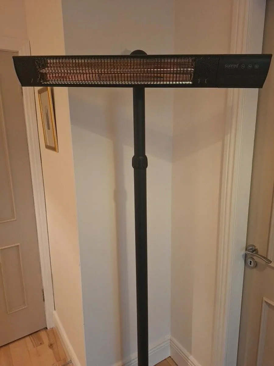 Sunred Dark Free Standing 2500 Outdoor Electric Heater - Image 1
