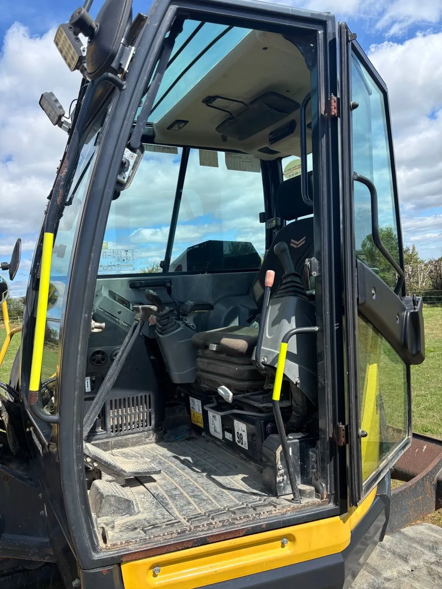 8 ton digger - Image 4