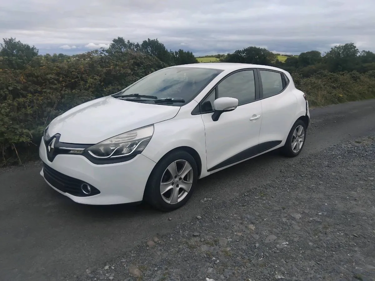 132 Renault Clio - Image 4
