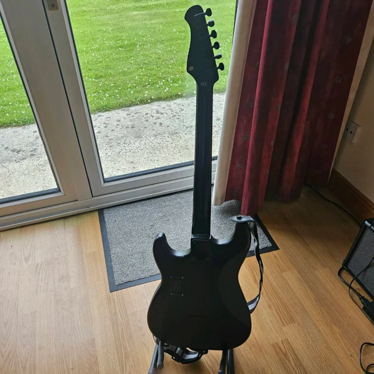 Guitar - Image 3
