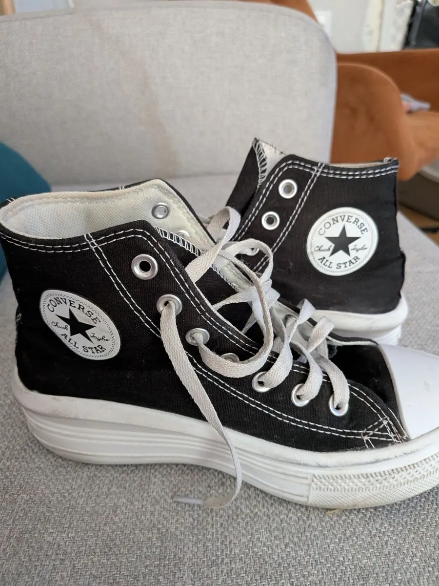 Black Converse, size 5.5 - Image 3