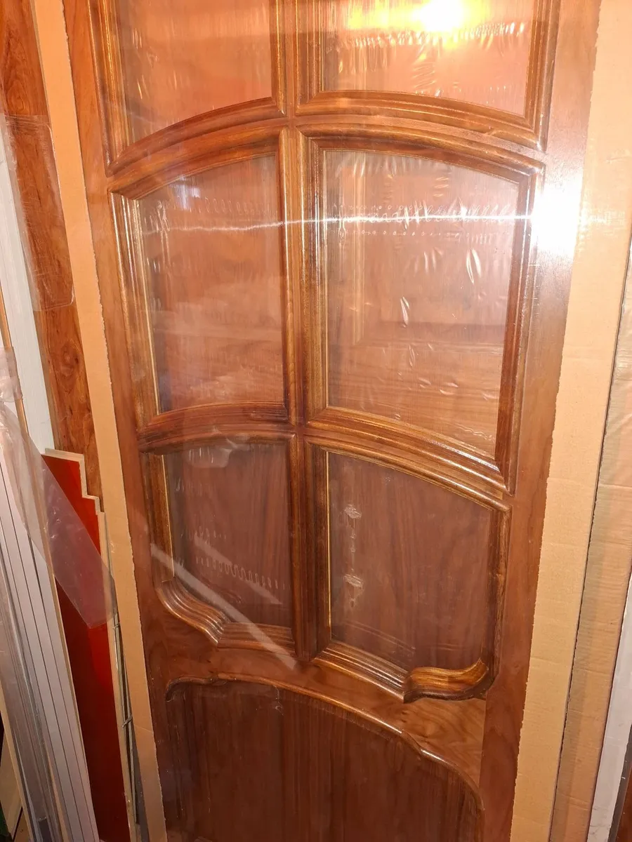 Deanta door  ,solid walnut ,new. - Image 3