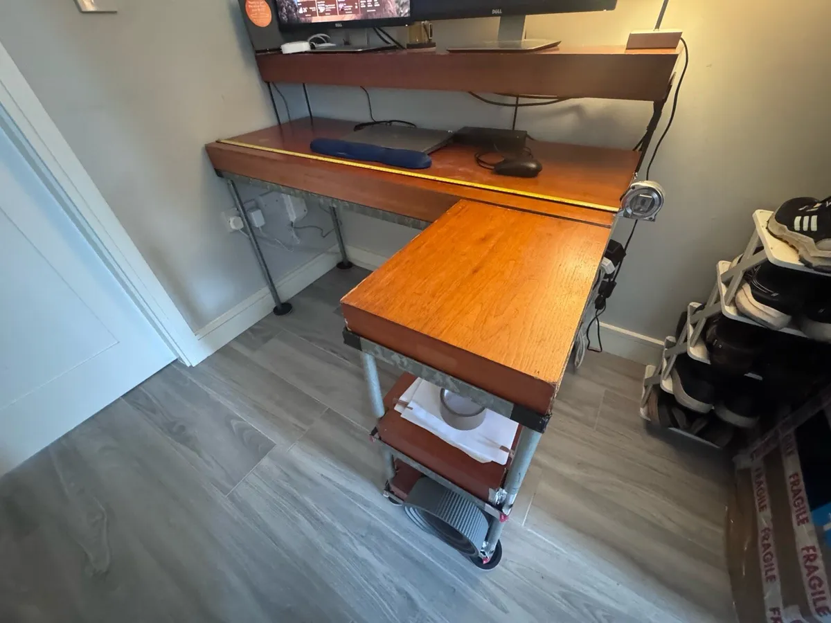 Desk - Image 2