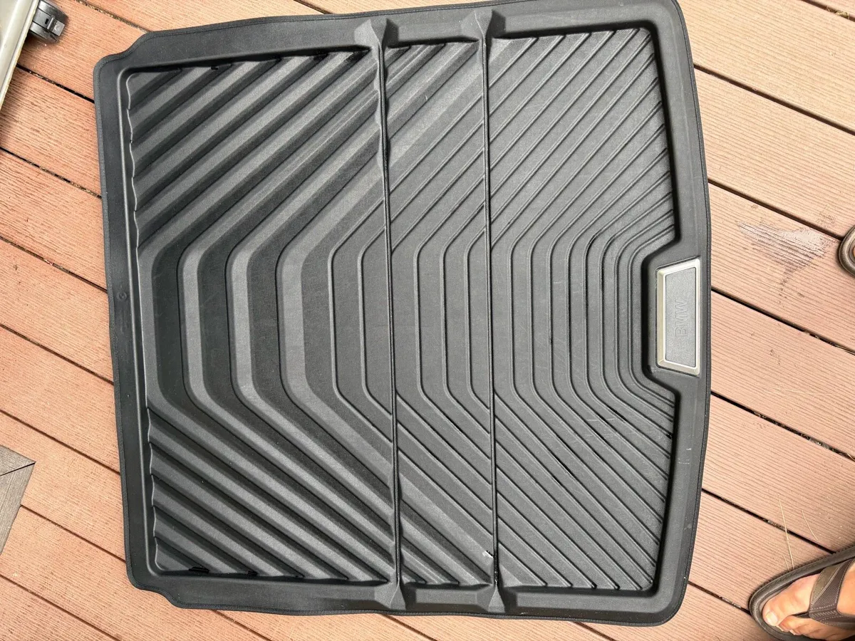 BMW 330 E rubber boot mat - Image 3