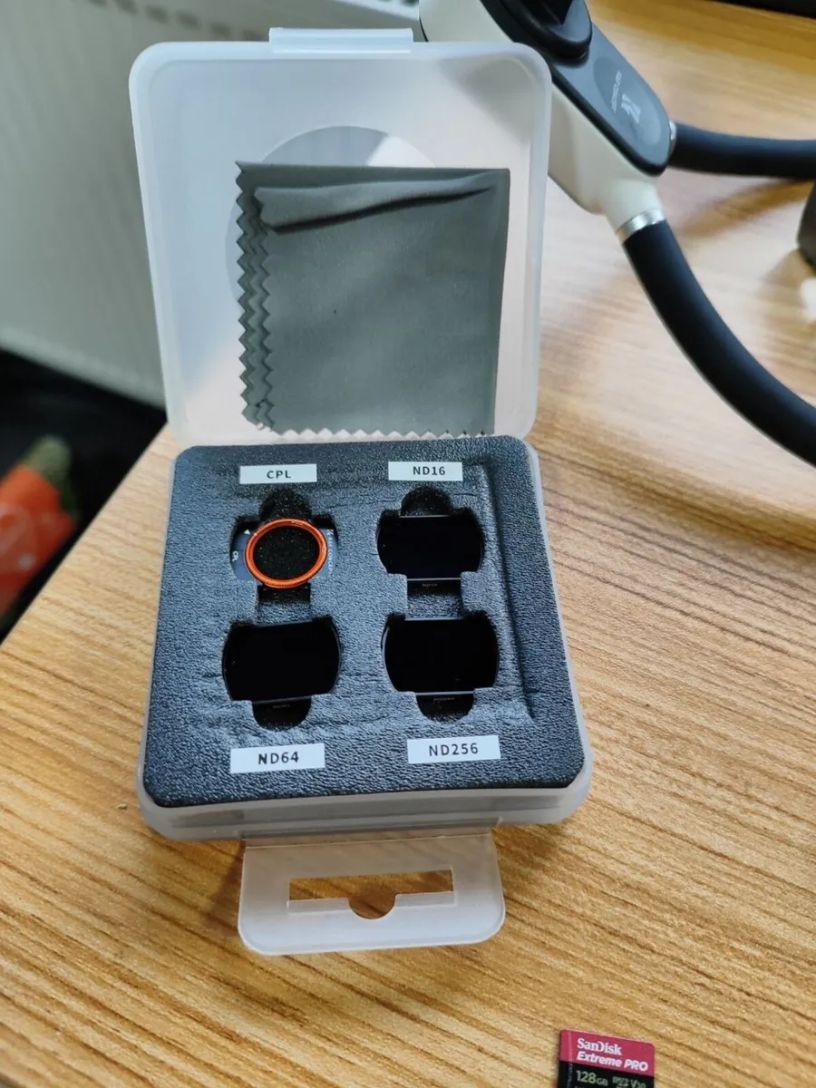 DJI Osmo Pocket 3 Creator Combo + Extras +128GB - Image 3