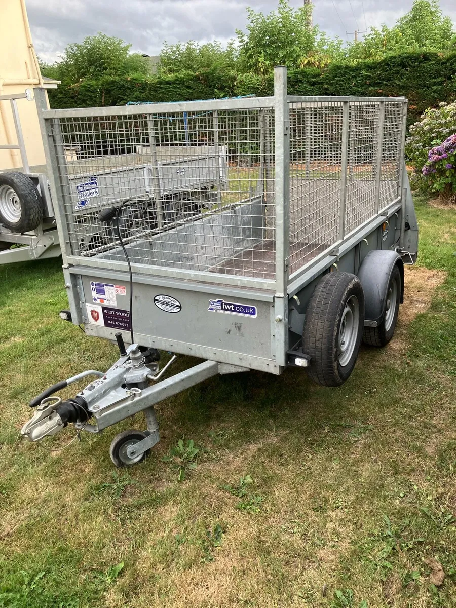 Trailers - Image 2