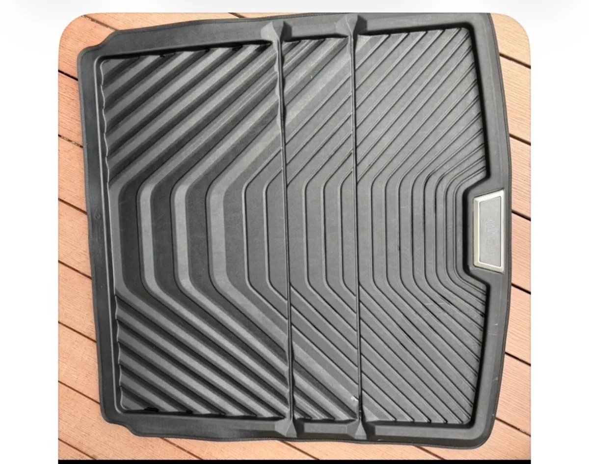 BMW 330 E rubber boot mat - Image 4