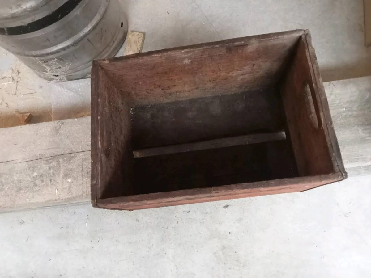 Old smithwicks crate - Image 2
