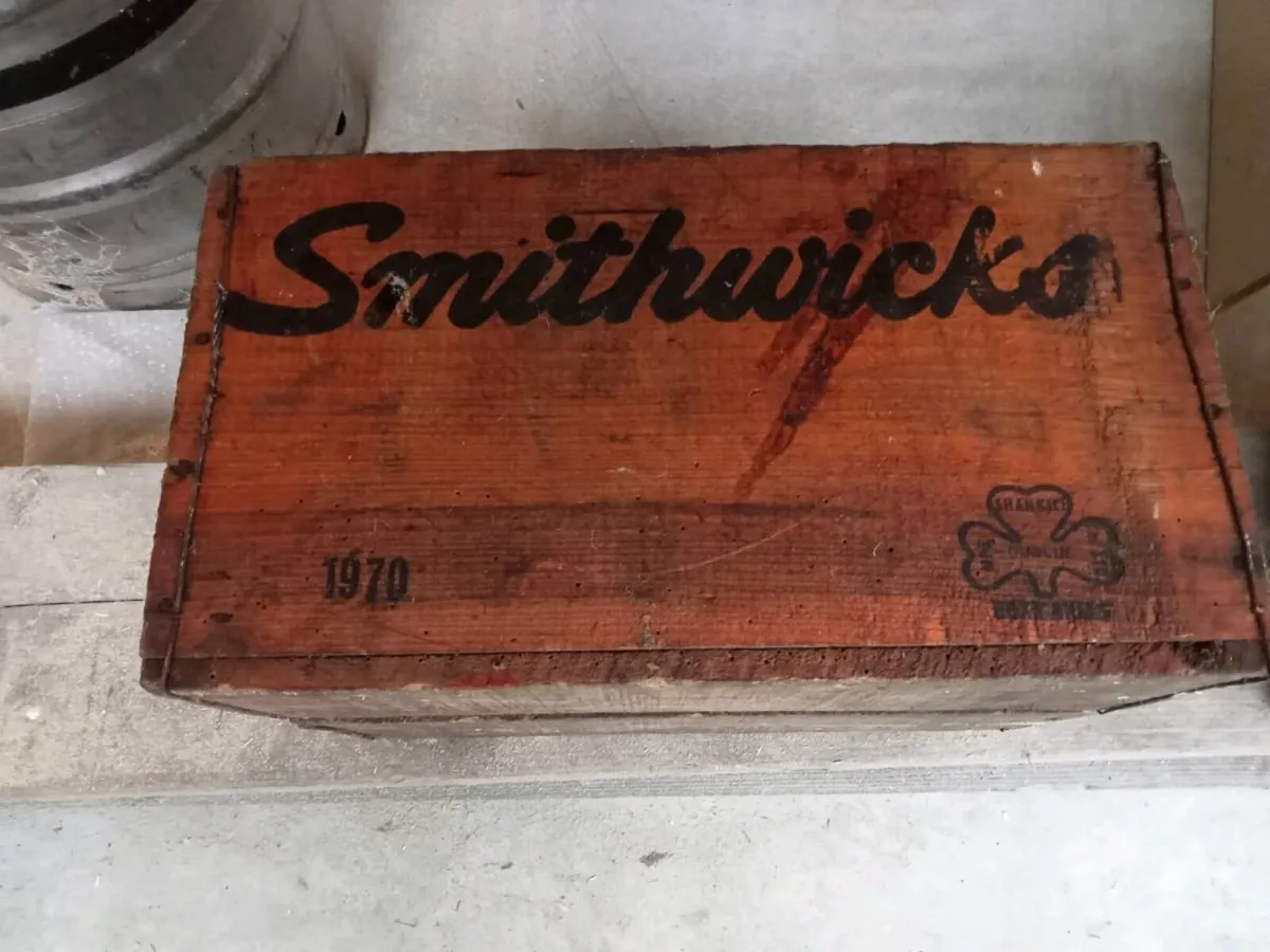 Old smithwicks crate - Image 3