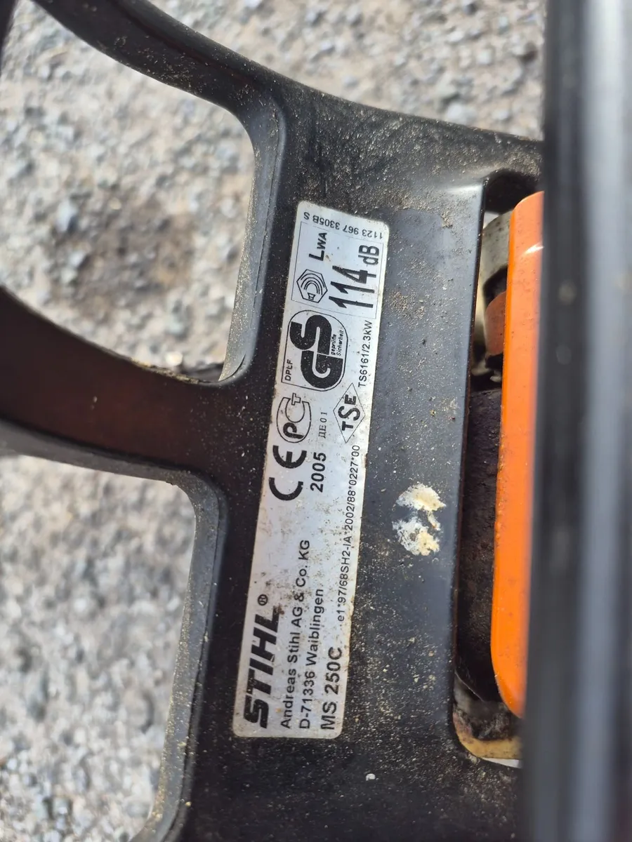 Stihl MS250 chainsaw - Image 2