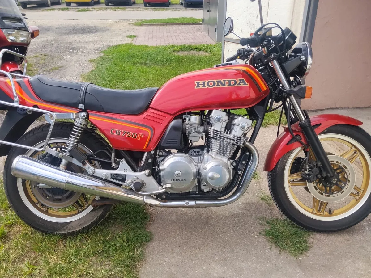 Honda cb750 -27867 miles zrx1100 - Image 2