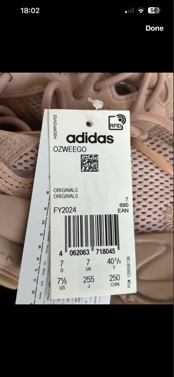 Ladies BNWT adidas trainer uk 7 €70 - Image 3