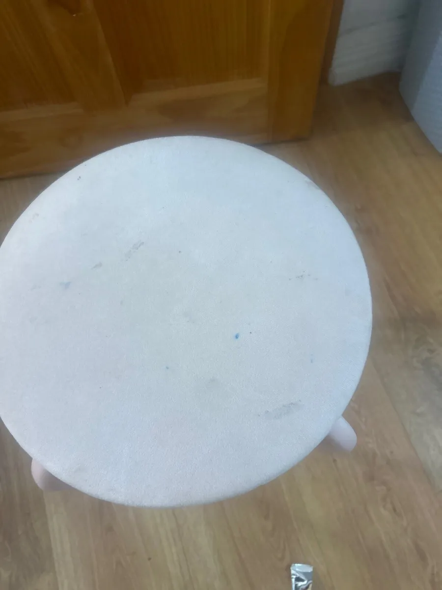 Pink stool - Image 2
