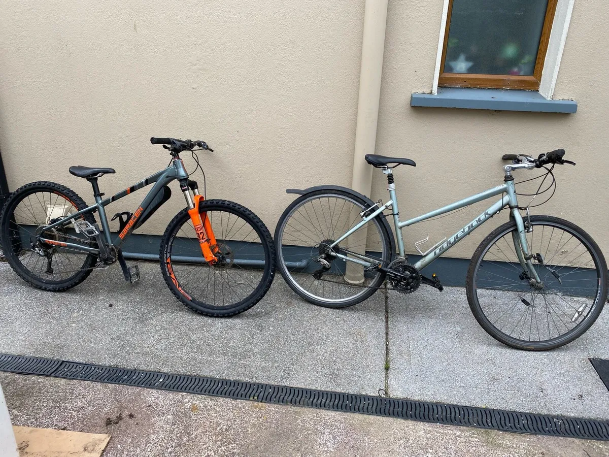 Two bikes, parts or repair - Image 1