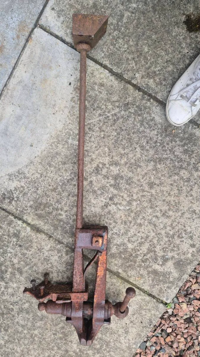 Classic vintage vice hammer tools garage - Image 2
