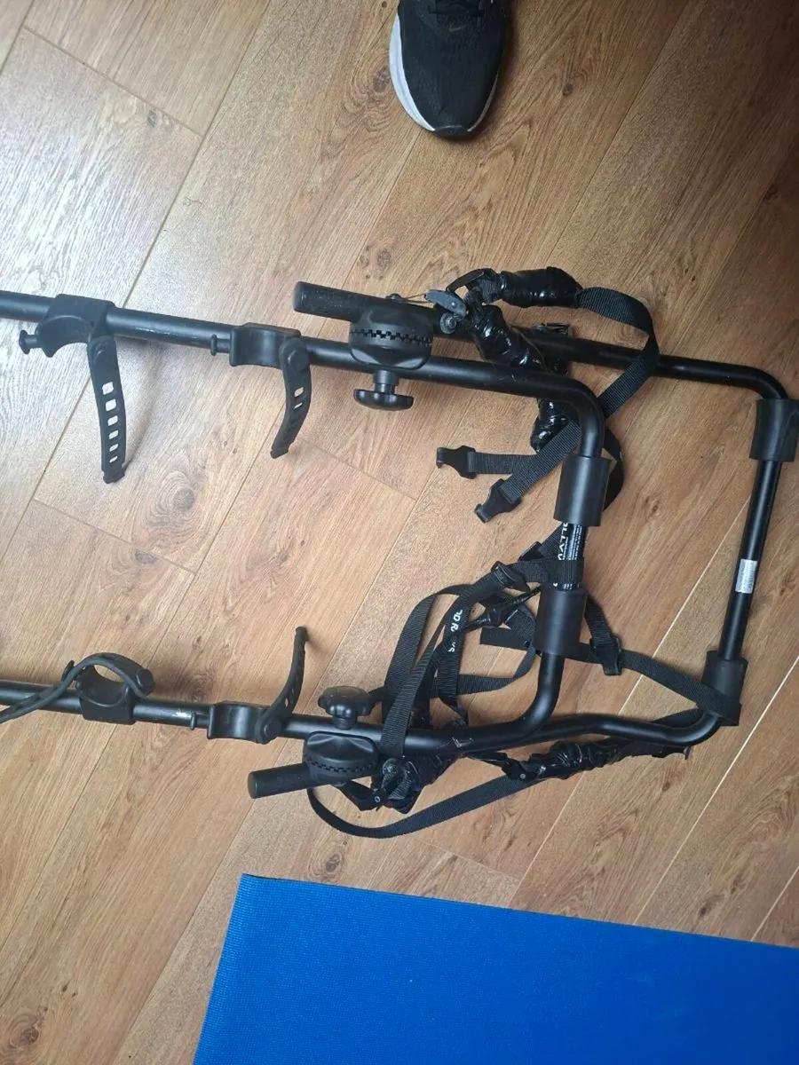 Car bicycle carrier - Image 1