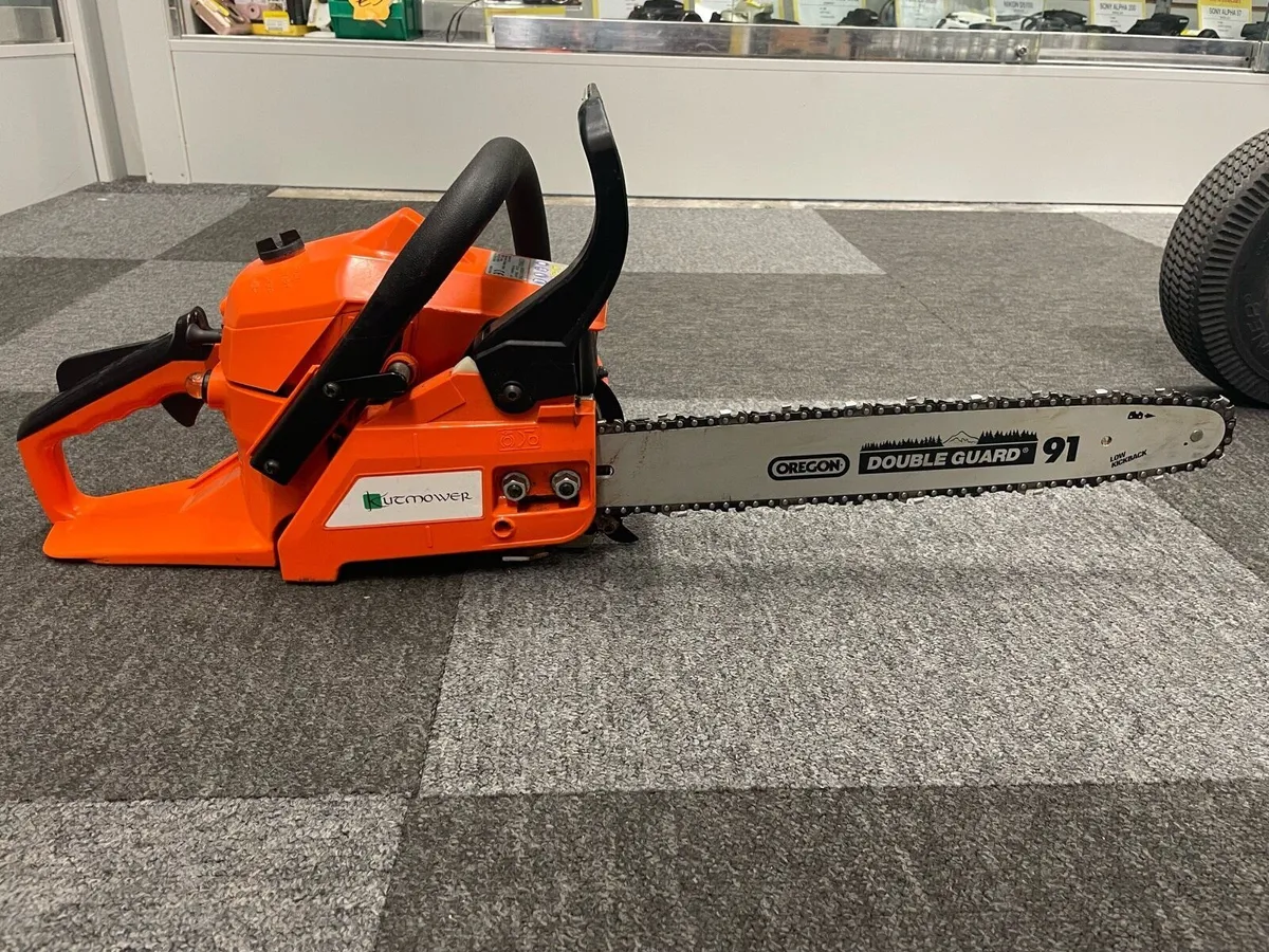Kutmower chainsaw W/ Oregon 91 Chain - Image 4
