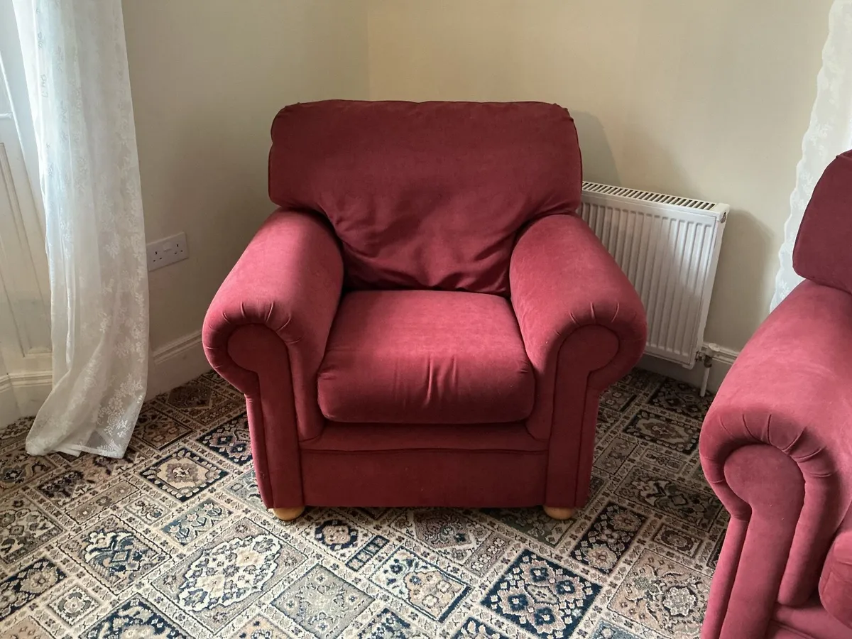 Sofa and two armchairs - Image 3