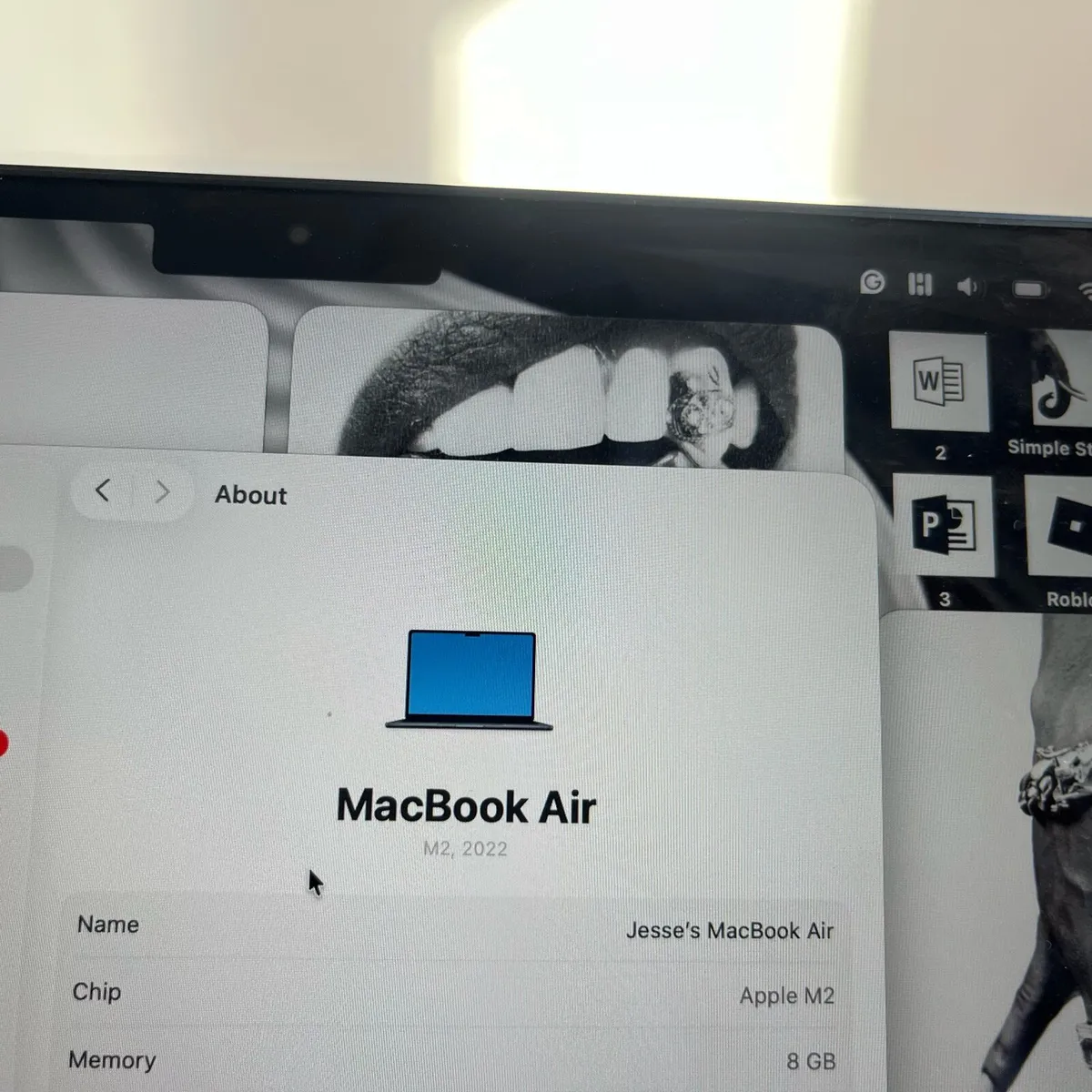 Macbook M2 Air - Image 3
