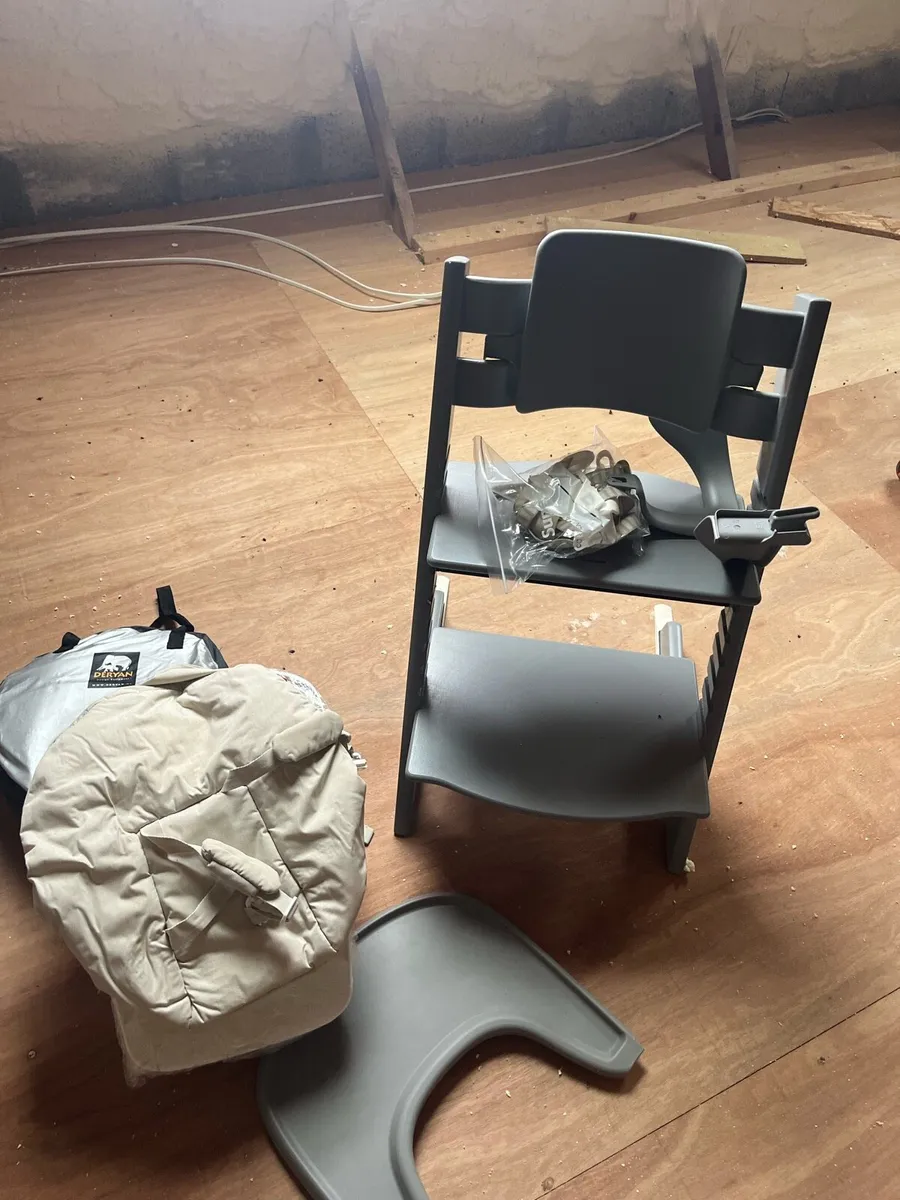 Tripp trap with newborn insert and babysit - Image 2