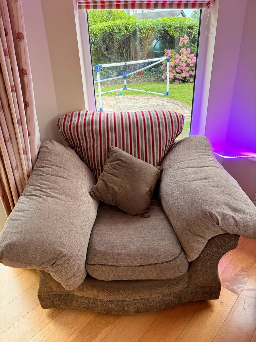 Sofa - 2 seater and one seater - Image 2