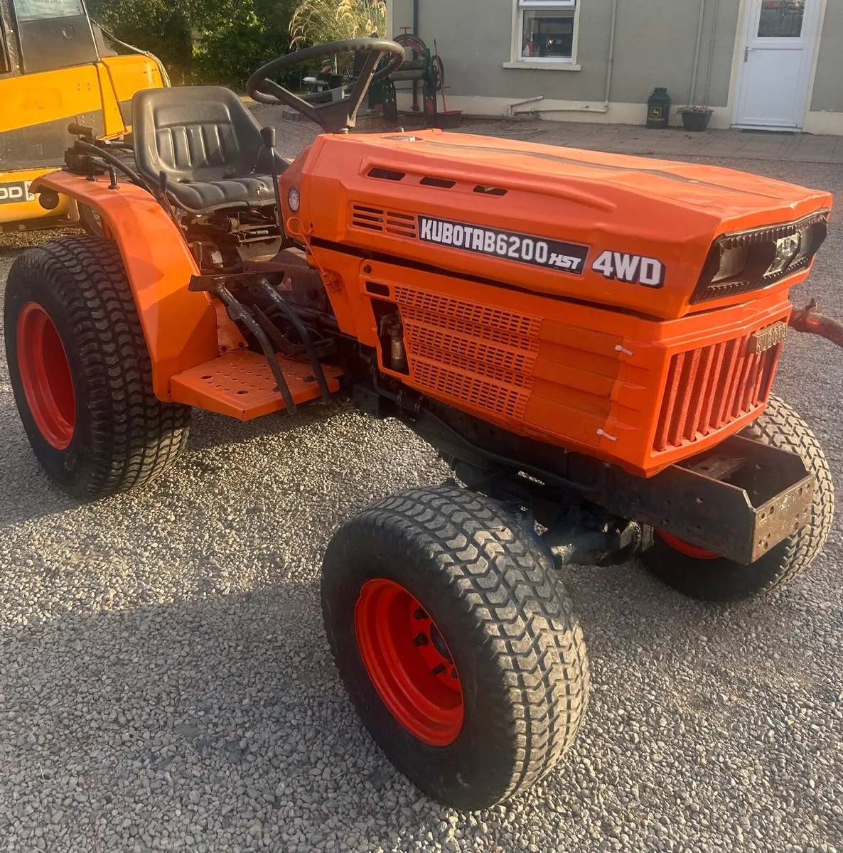 Kubota B6200 HST Tractor - Image 1