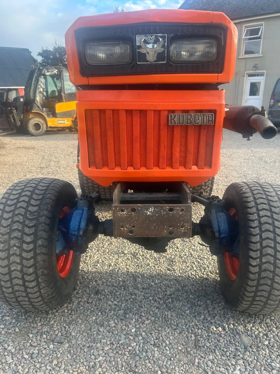 Kubota B6200 HST Tractor - Image 3