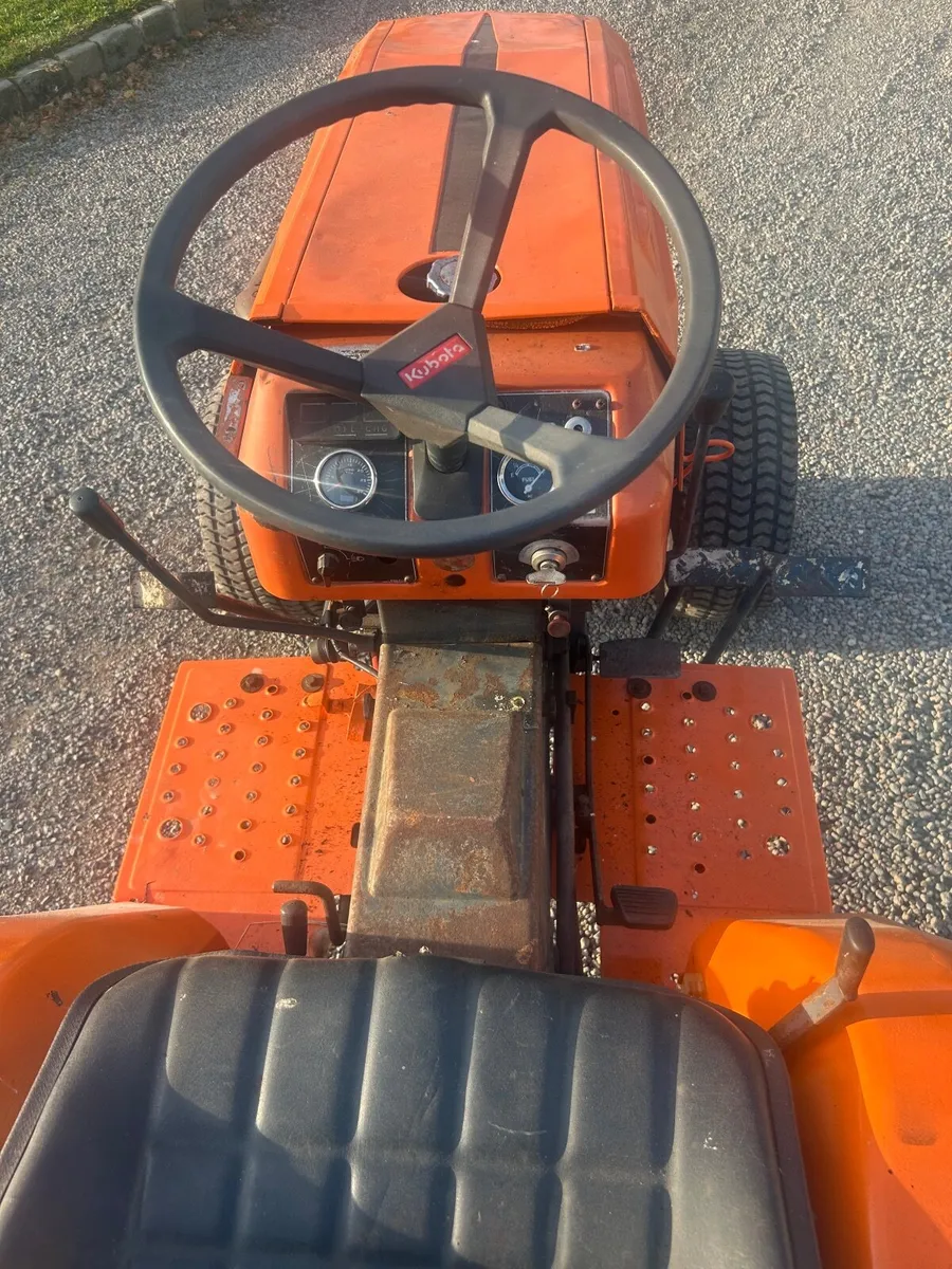 Kubota B6200 HST Tractor - Image 4