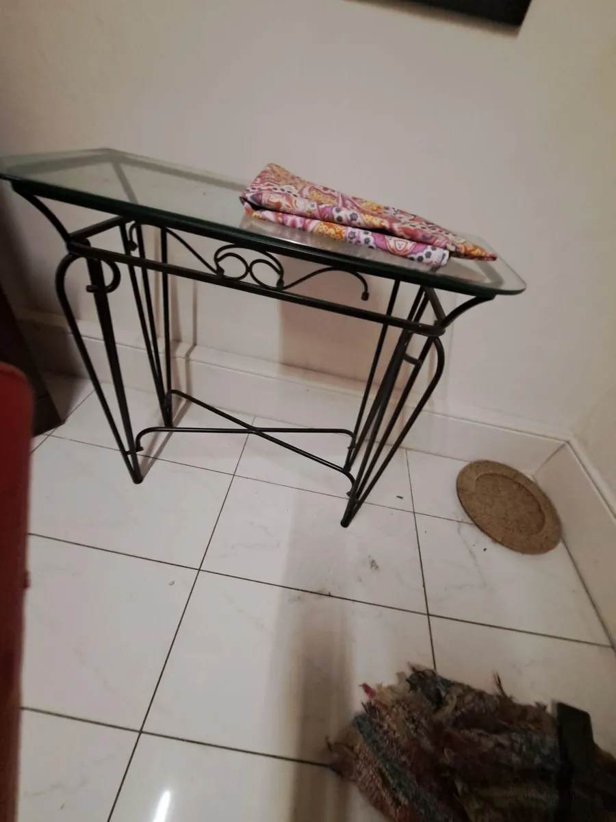 Glass side table - Image 1