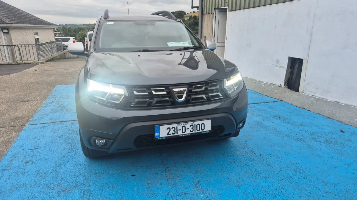 DACIA DUSTER 1.5 DIESEL COMMERCIAL VAN - Image 4