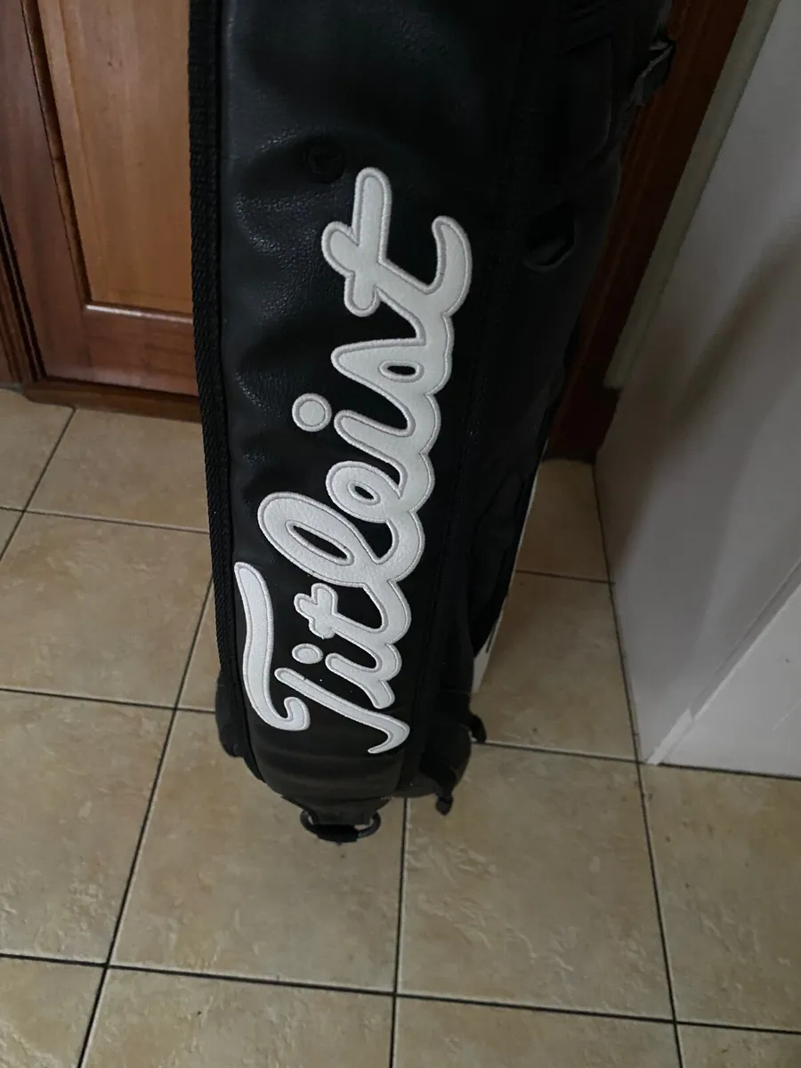Titleist Midsize Tour Bag As New Waterproof - Image 3