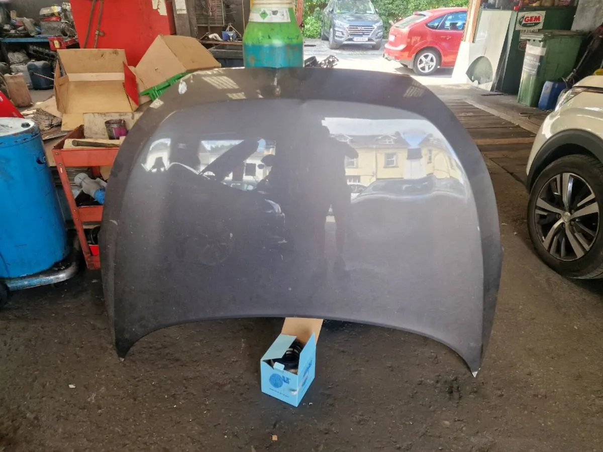 Hyundai Tucson Bonnet Hindges - Image 3