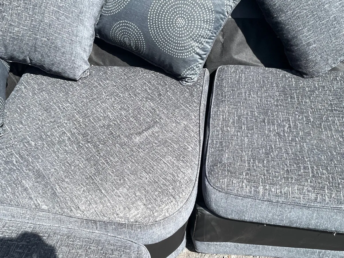 L shaped Corner sofa& footstool - Image 3