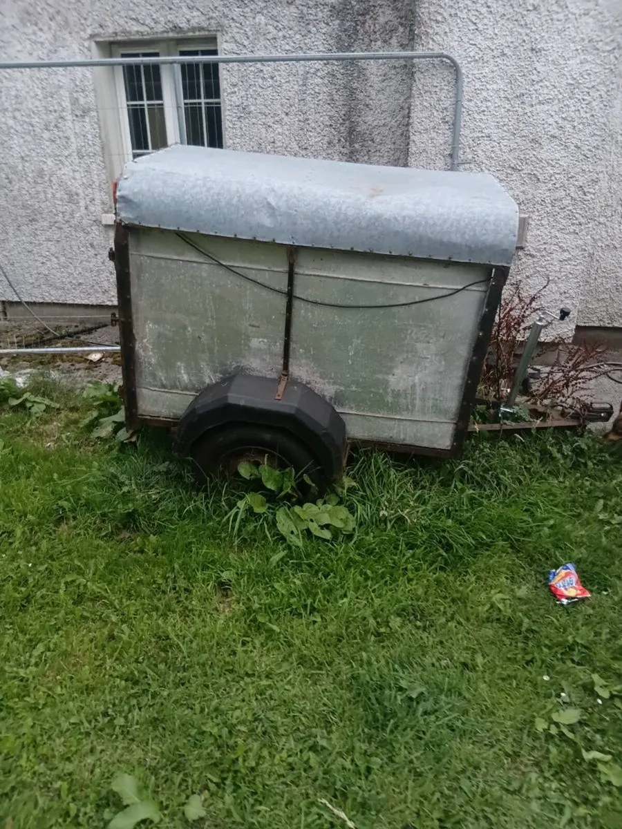 Trailer - Image 1