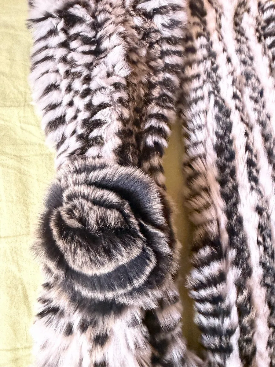 Rex rabbit scarf - Image 3