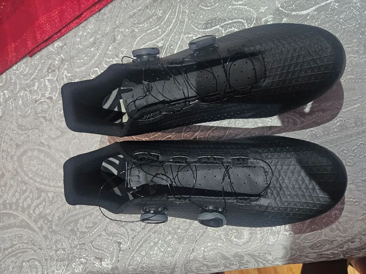 Cycling shoes - Image 3