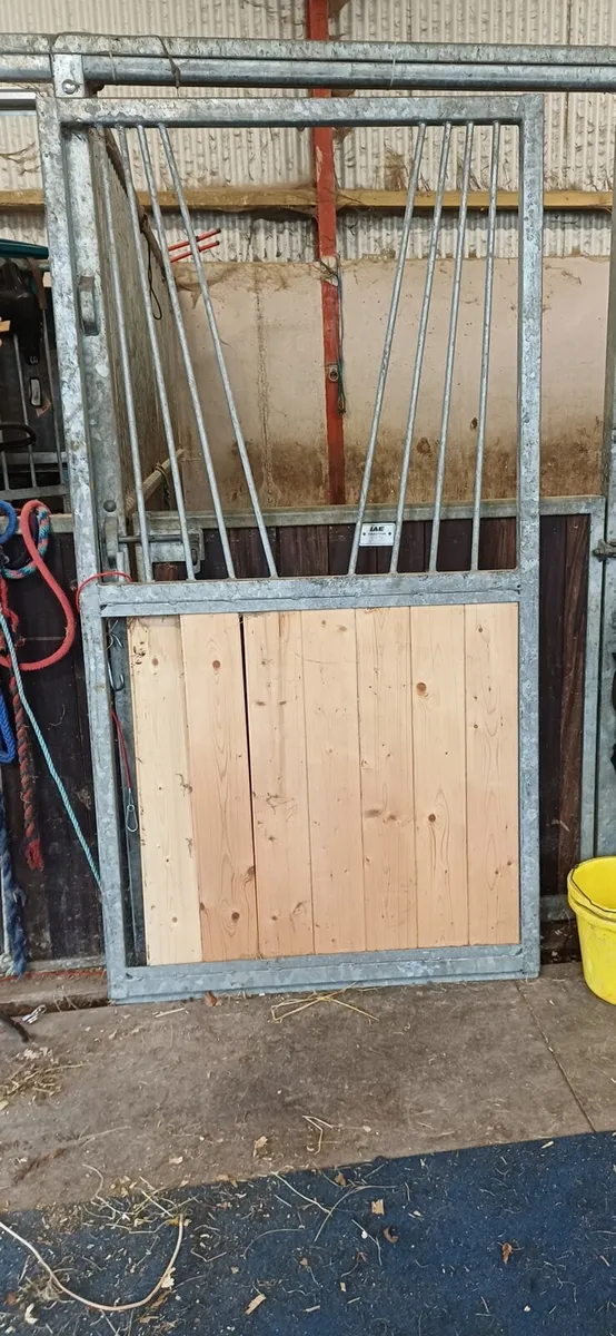 Gates - Image 3
