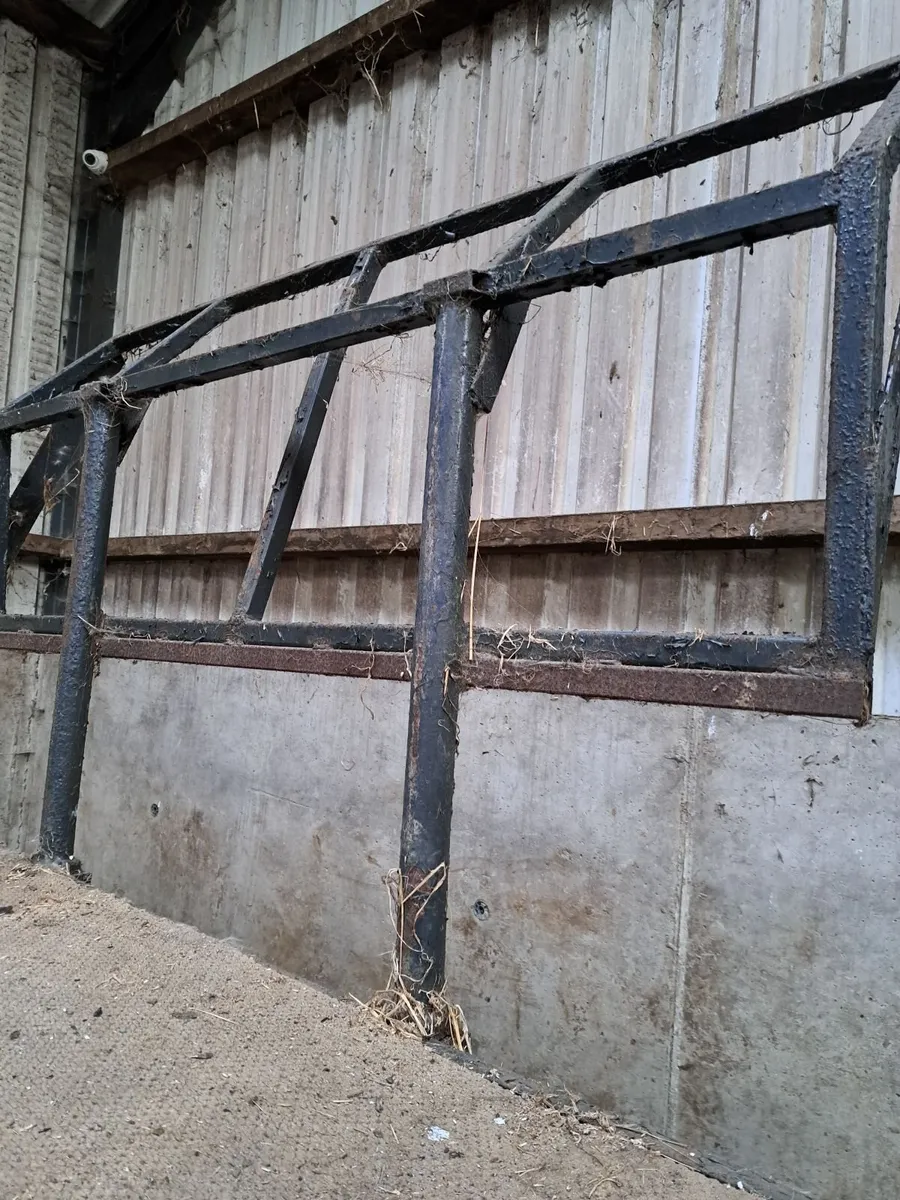 Bale trailer - Image 1