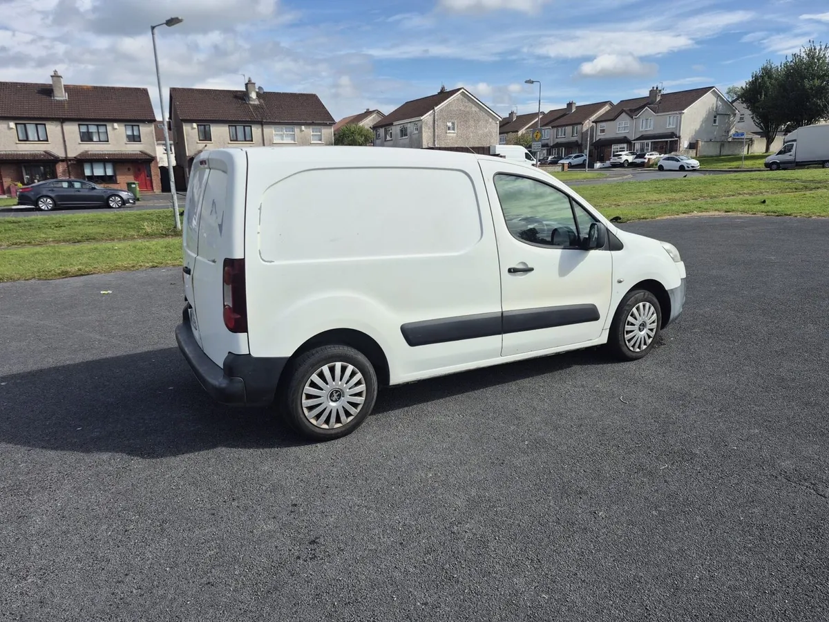 Peugeot Partner - Image 1