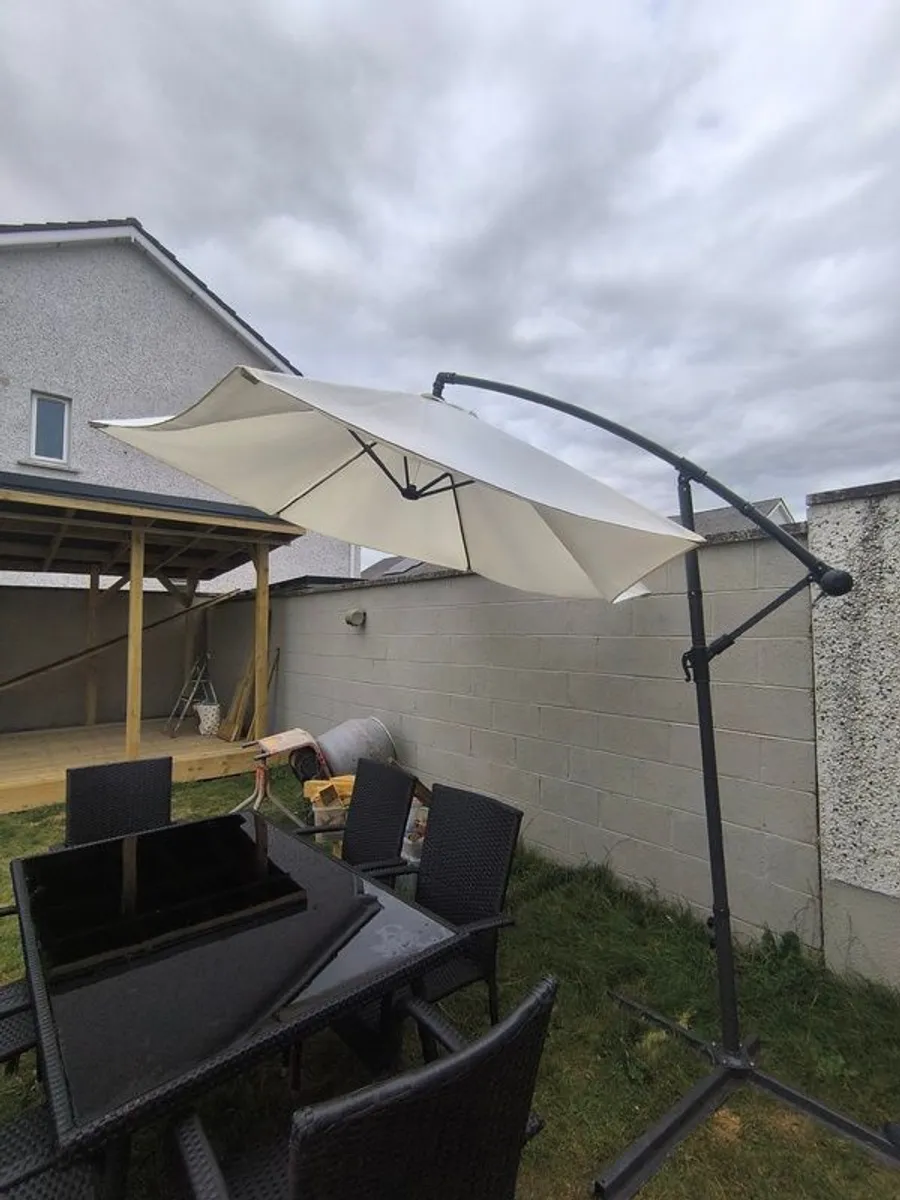 Parasol - Image 1
