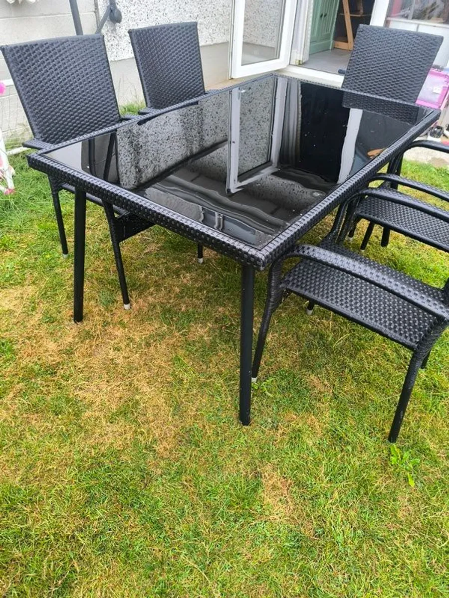 Garden table and chairs - Image 4