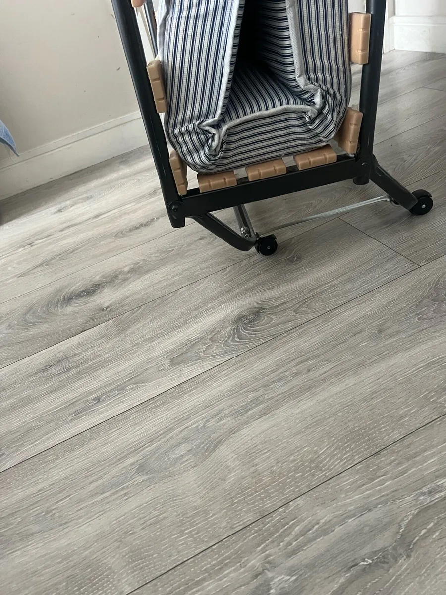 Folding guest bed - Image 2