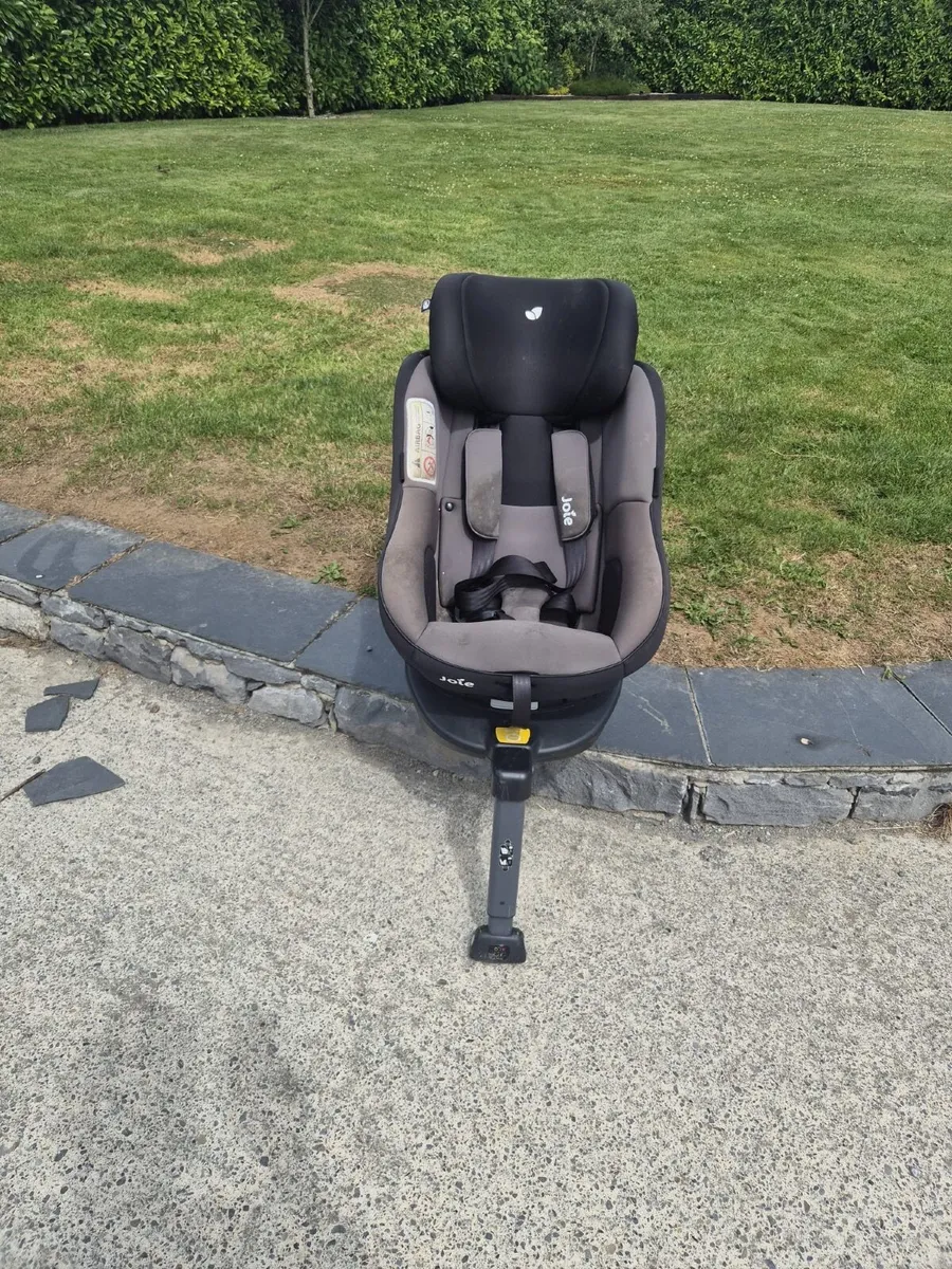 Joie 360 Spin Car seat - Image 1