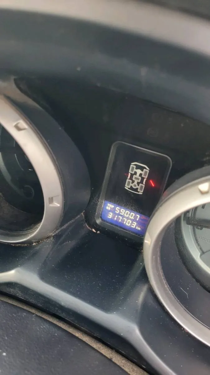 Mitsubishi Pajero - Image 2