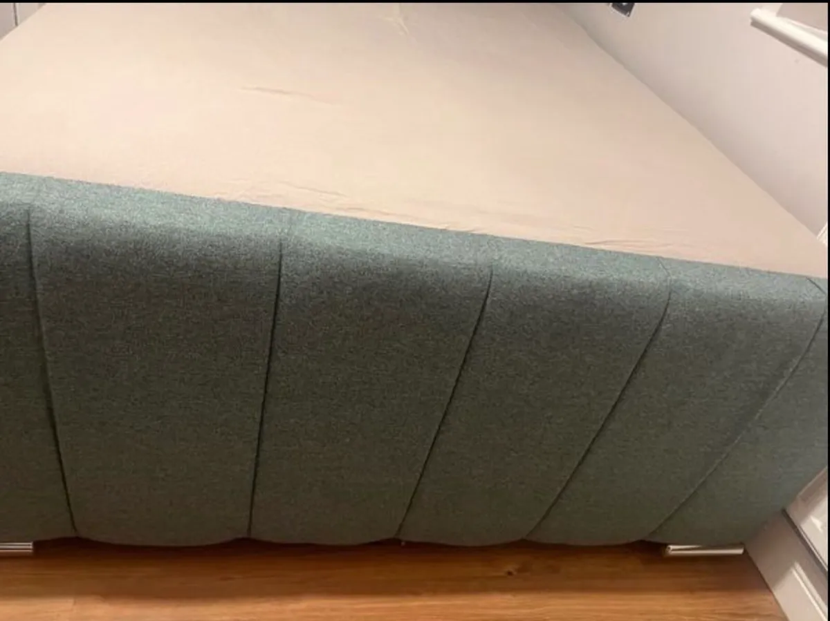 Bed (mattress not included) - Image 3