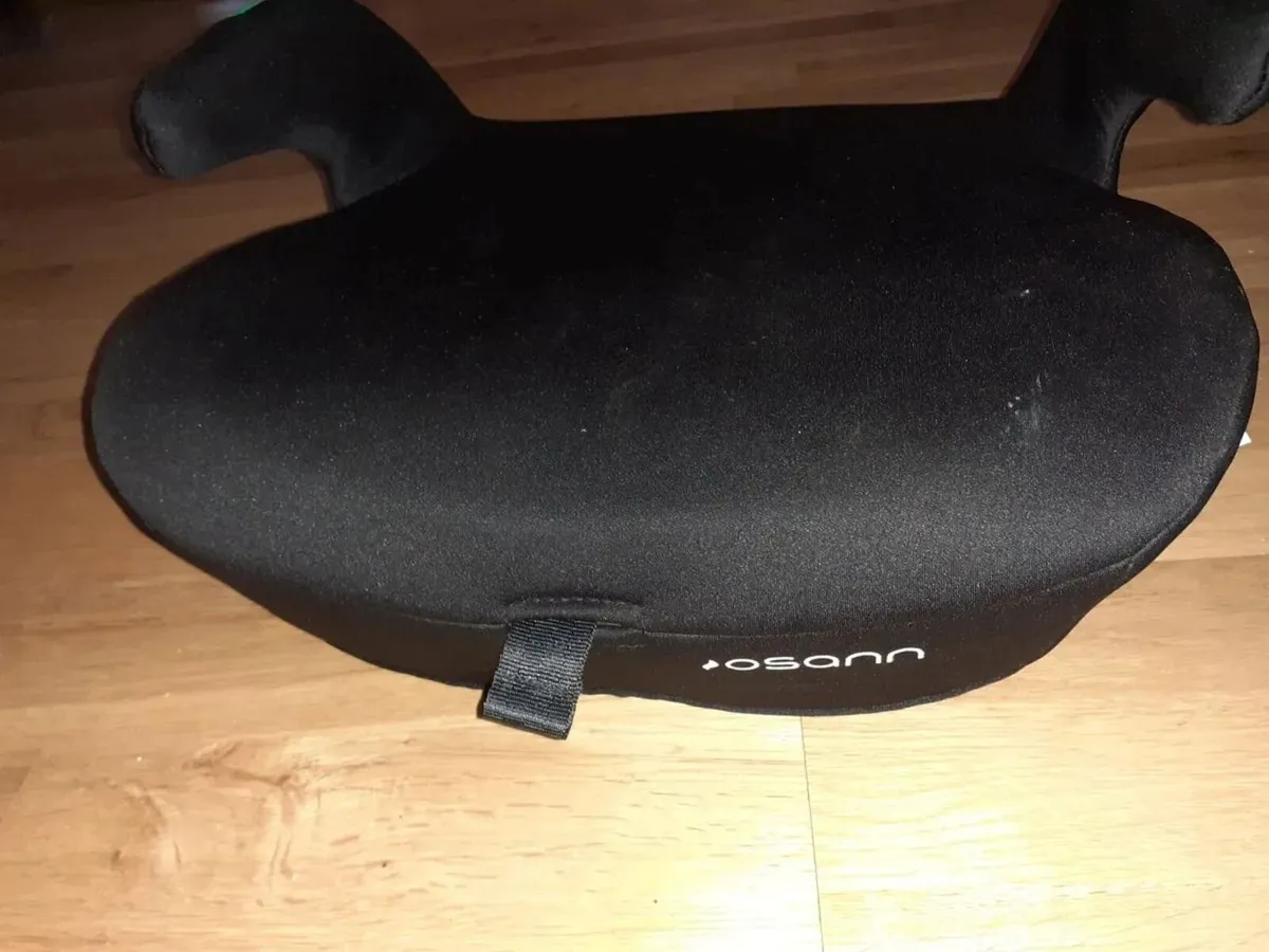 Castlemaine Isofix booster car seat - Image 2