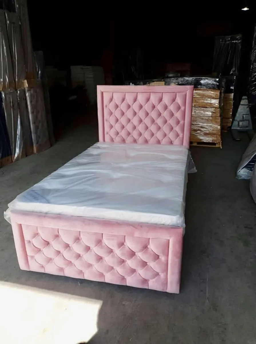 Single beds available for cheap - Image 3