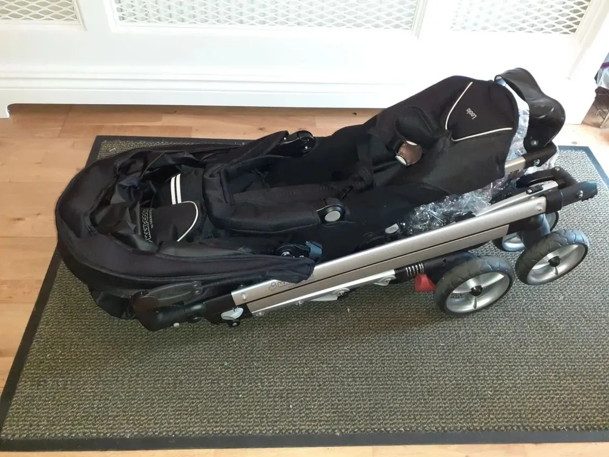 NEW! Maxi Cosi buggy birth to 4yrs folds small - Image 3