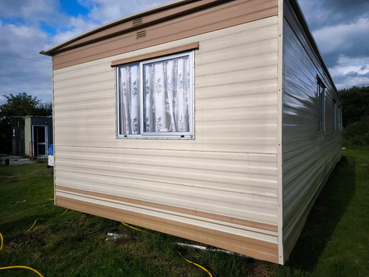 Mobile home - Image 1