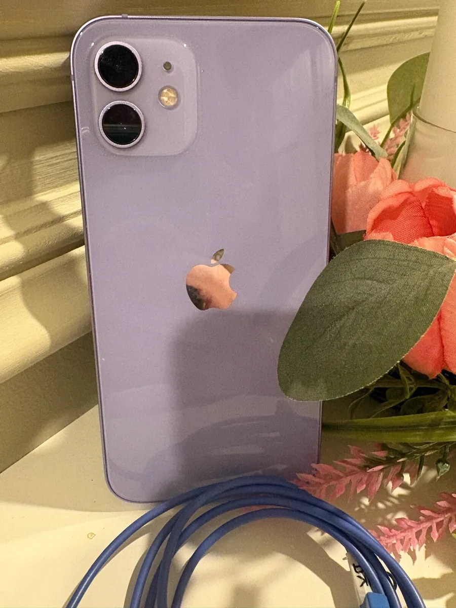 iPhone 12 - Image 2